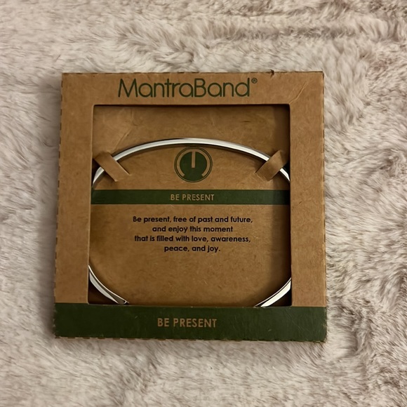 Mantra Band - silver bracelet - “Be Present” - Picture 1 of 4